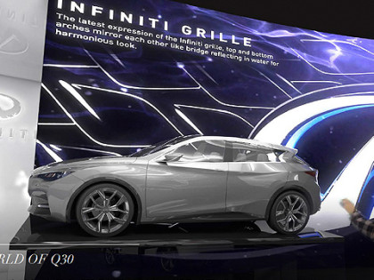 Infiniti Q30